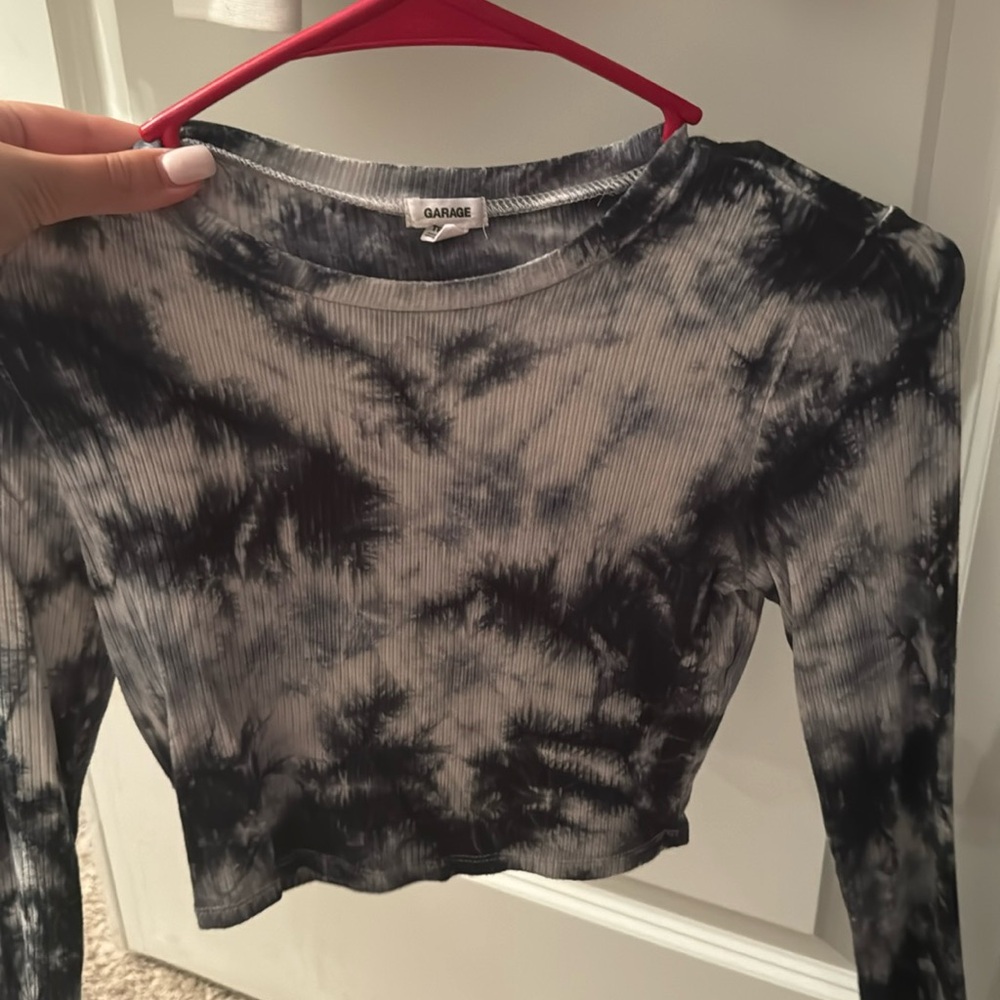 Cute garage cropped long sleeve shirt